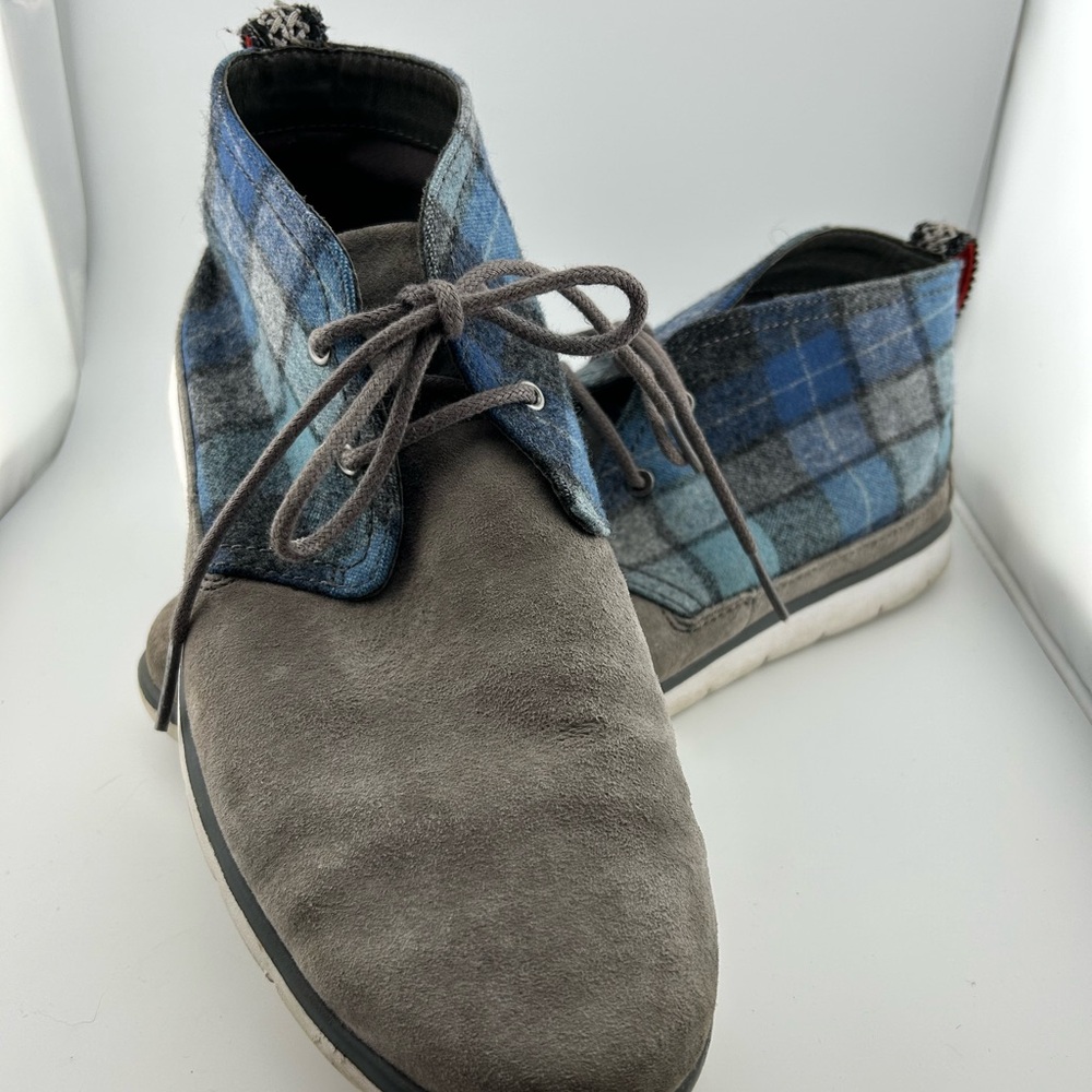 Gray and Blue Freamon Surf Plaid Men's Shoes by UGG